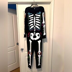 Halloween onesie skeleton 💀 ☠️ 👻 🖤